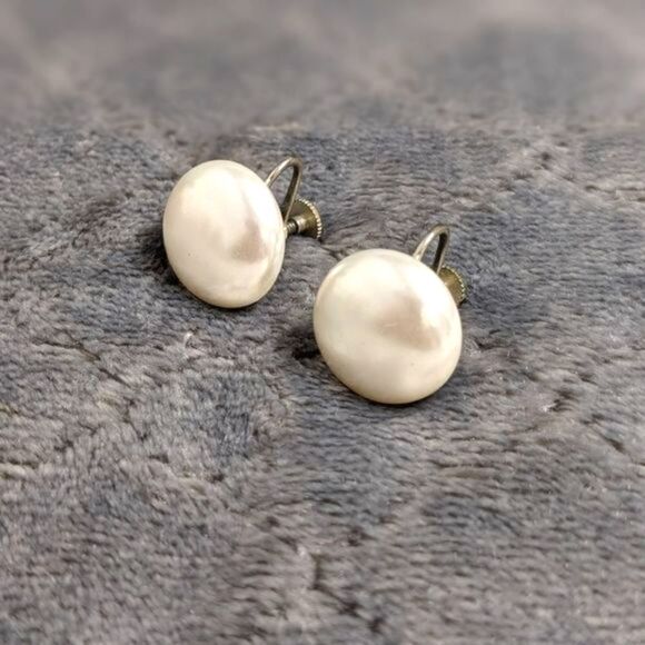 Vintage Faux Pearl Button Screw Back Earrings -Made in Japan - Picture 2 of 9